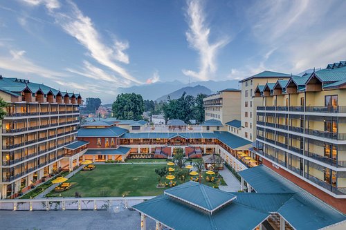Hotels in Srinagar