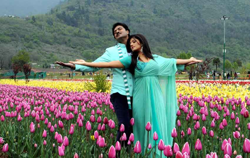 Couple Tour